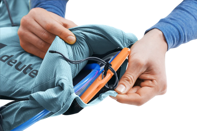 Deuter Traick 9 Running Pack in Atlantic/Ink-8