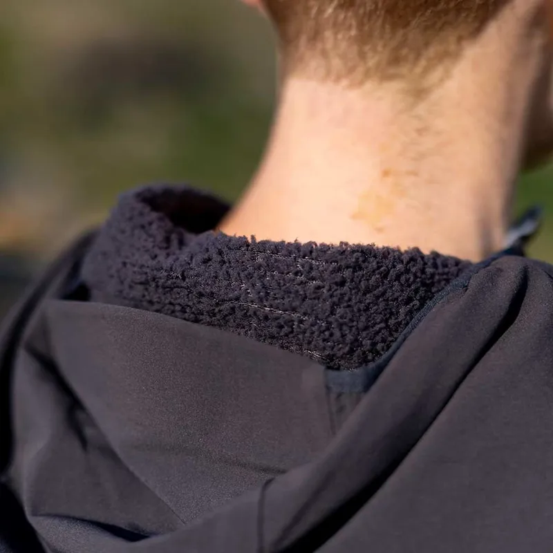 Inov8 Performance Hybrid Men's Softshell Jacket in Black/Graphite-13