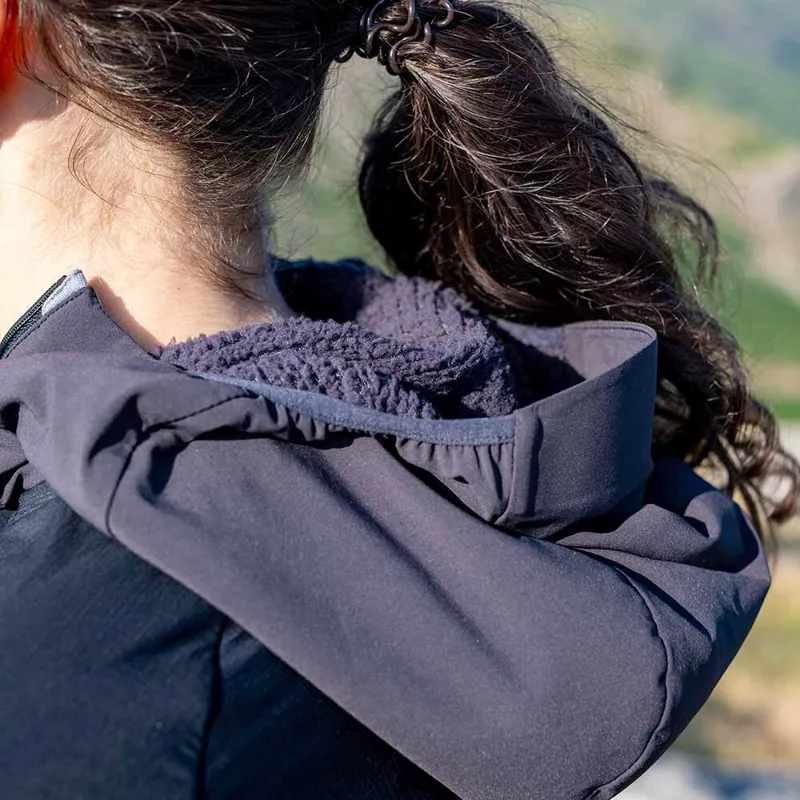 Inov8 Performance Hybrid Women's Softshell Jacket in Black/Graphite-11