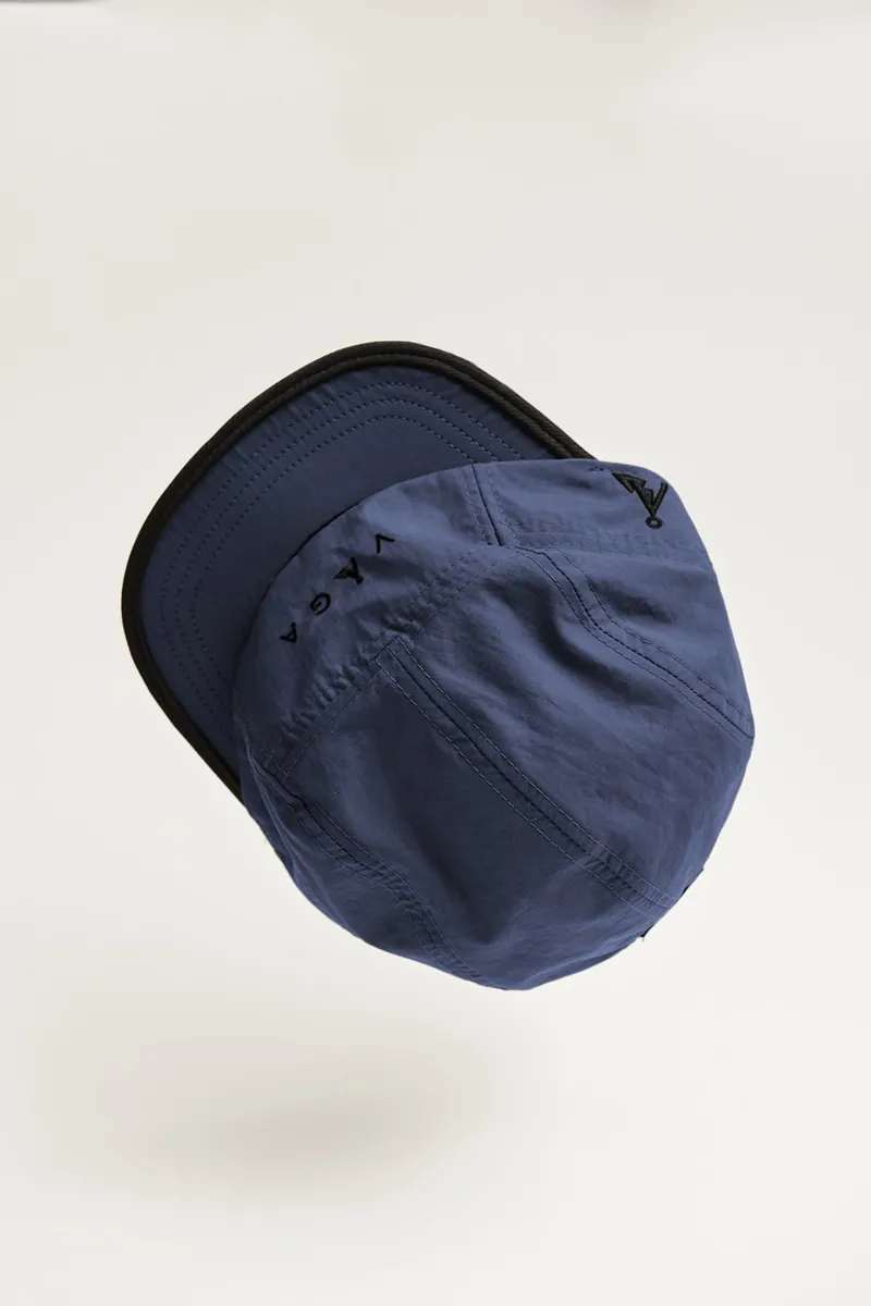 Våga Weather Resistant Fell Cap in Dusk Blue/Black