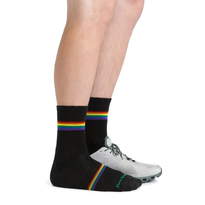 Darn Tough Prism Crew Lightweight Cushion Running Sock in Black-1
