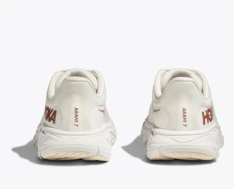 HOKA Arahi 7 Women's Road Running Shoe in Blanc de Blanc/Rose Gold-5