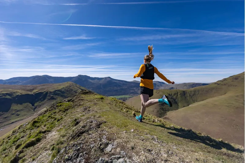 Inov8 Roclite G 275 V2 Women's Trail Running Shoe in Teal/Navy/Nectar-10