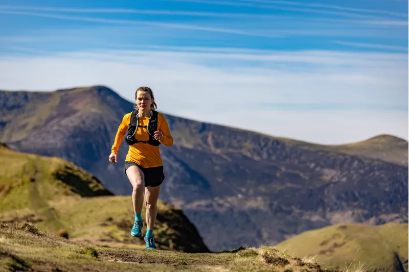 Inov8 Roclite G 275 V2 Women's Trail Running Shoe in Teal/Navy/Nectar-8