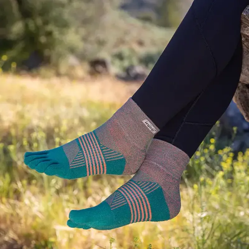 Injinji Trail Midweight Mini-Crew Women's Sock in Tidepool-2