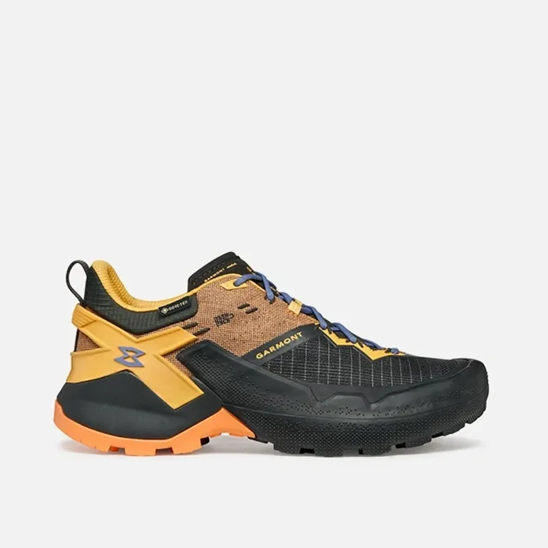Garmont 9.81 Onyx GTX Women's Approach Shoe in Raven Black/Mock Orange