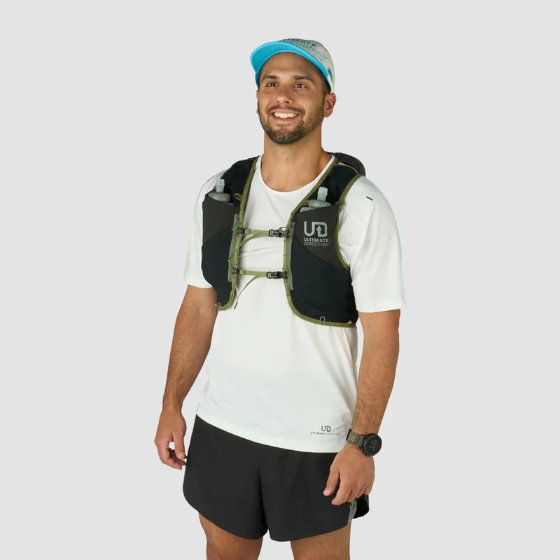 Ultimate Direction Ultra Vest 12 Running Pack in Onyx-3