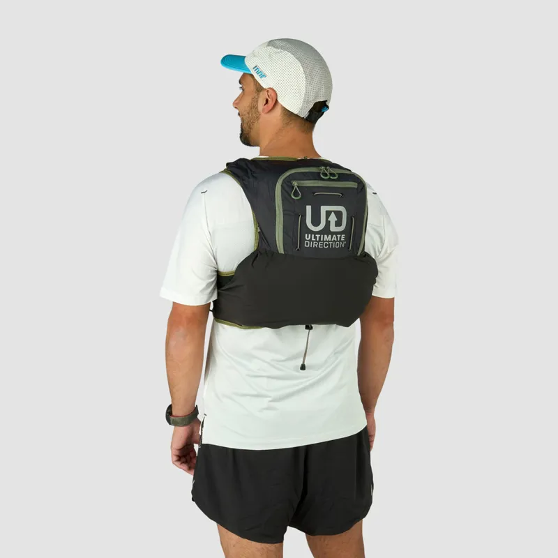 Ultimate Direction Ultra Vest 12 Running Pack in Onyx-5