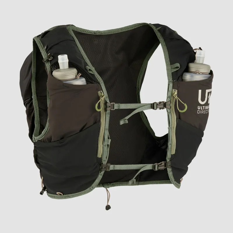 Ultimate Direction Ultra Vest 12 Running Pack in Onyx
