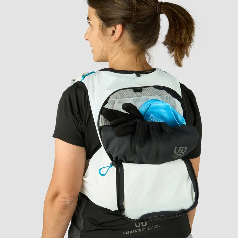 Ultimate Direction Ultra Vest 12 Running Pack in Onyx-2