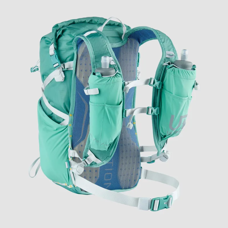 Ultimate Direction Women's Fastpackher 20 2.0 Run/Hike Backpack in Emerald-2