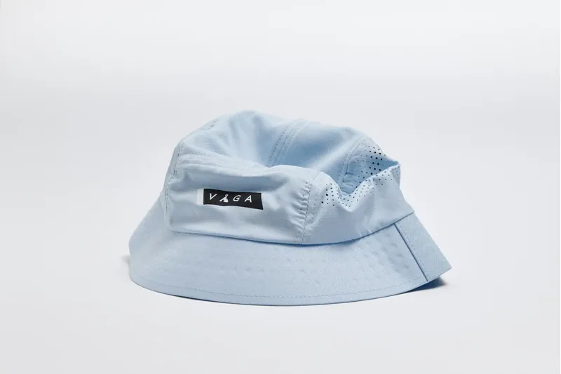 Våga Feather Racing Bucket Hat in Blue/Black