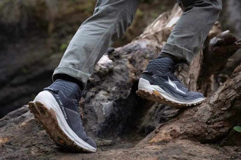 Altra Olympus 5 Hike Mid GTX Men's Fast-Hike Boot in Black/Gray-4