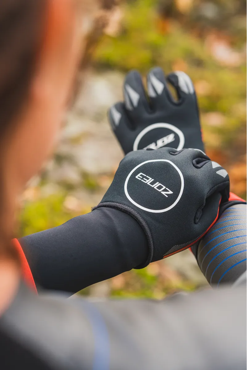 Zone3 Neoprene Swim Gloves in Black/Red-6