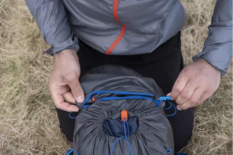 OMM Phantom 25 Running/Hiking Pack in Grey-12