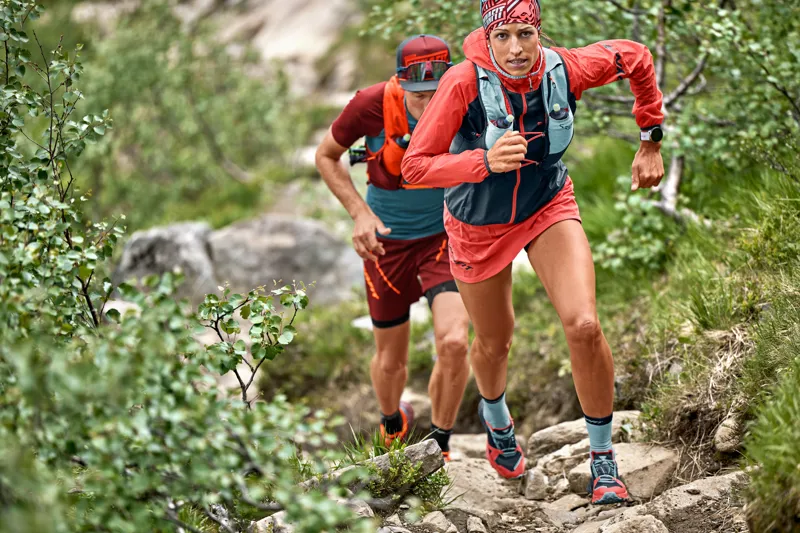 Dynafit Alpine 8 Unisex Running Vest in Marine Blue/Blueberry-2