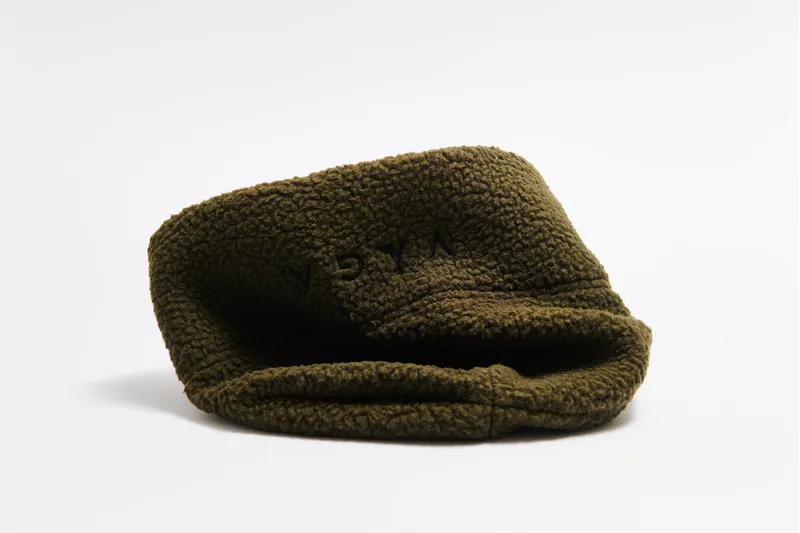 Våga Teddy Fleece Beanie in Utility Green -3