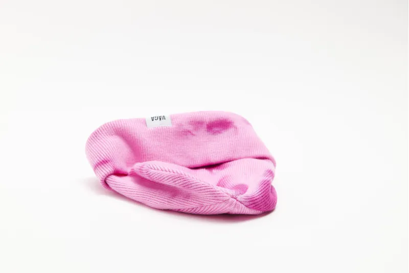 Våga Fine Rib Tie Dye Beanie in Bright Pink/Light Pink-5