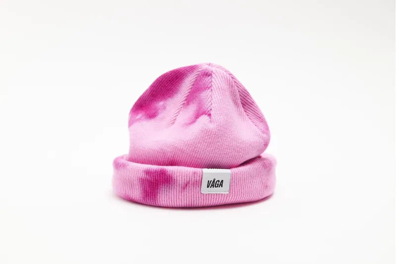 Våga Fine Rib Tie Dye Beanie in Bright Pink/Light Pink