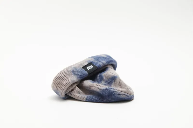 Våga Fine Rib Tie Dye Beanie in Navy Blue/Dark Taupe-5