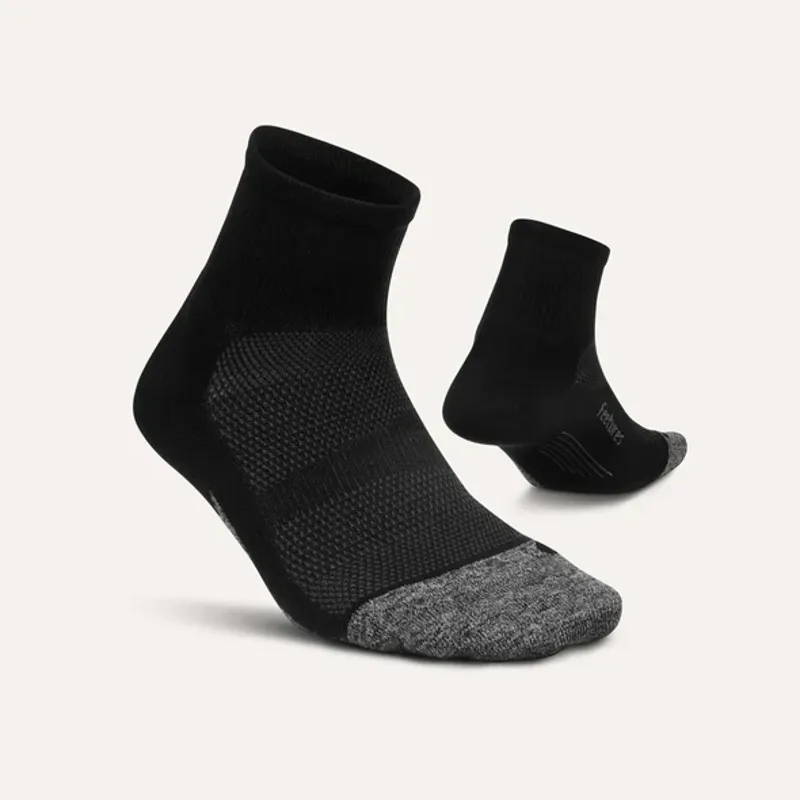 Feetures Elite Light Cushion Quarter Running Socks in Black -1