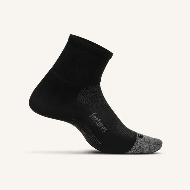 Feetures Elite Light Cushion Quarter Running Socks in Black 