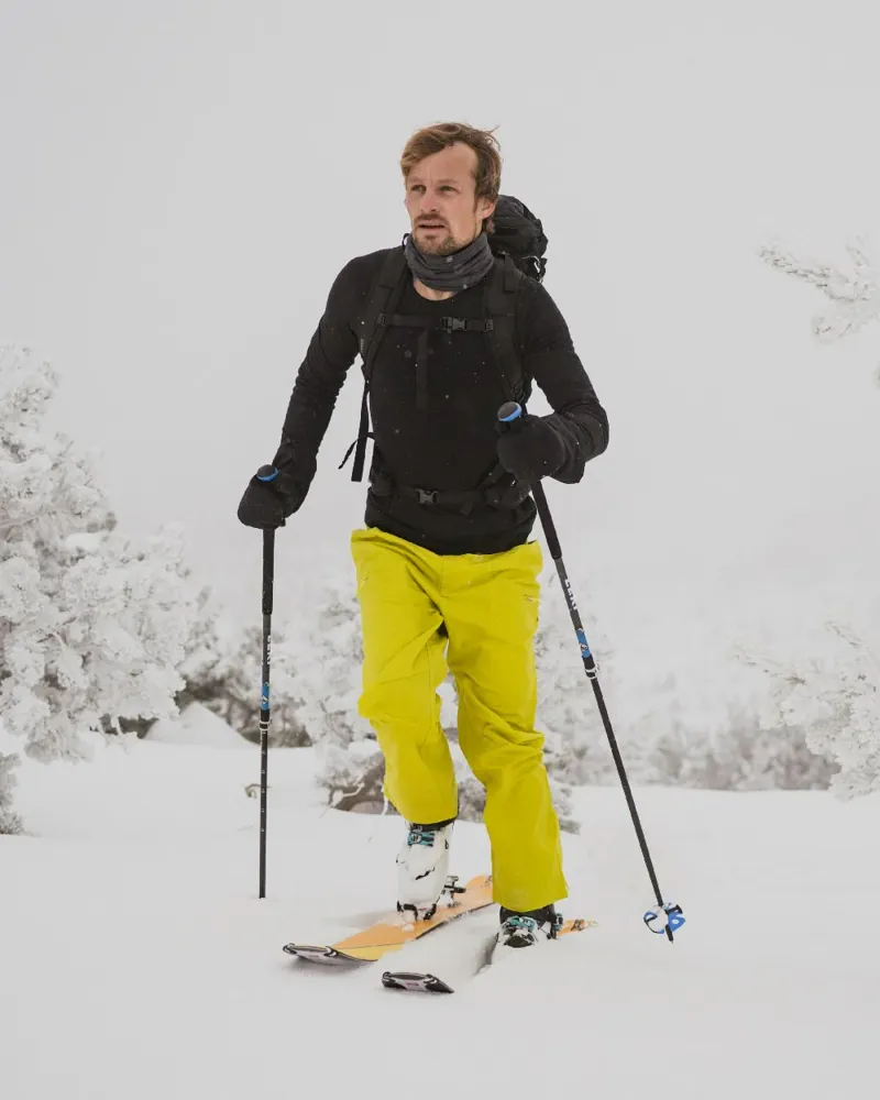 Icebreaker Merino 200 Oasis Men's Long-Sleeve Base Layer in Black-1