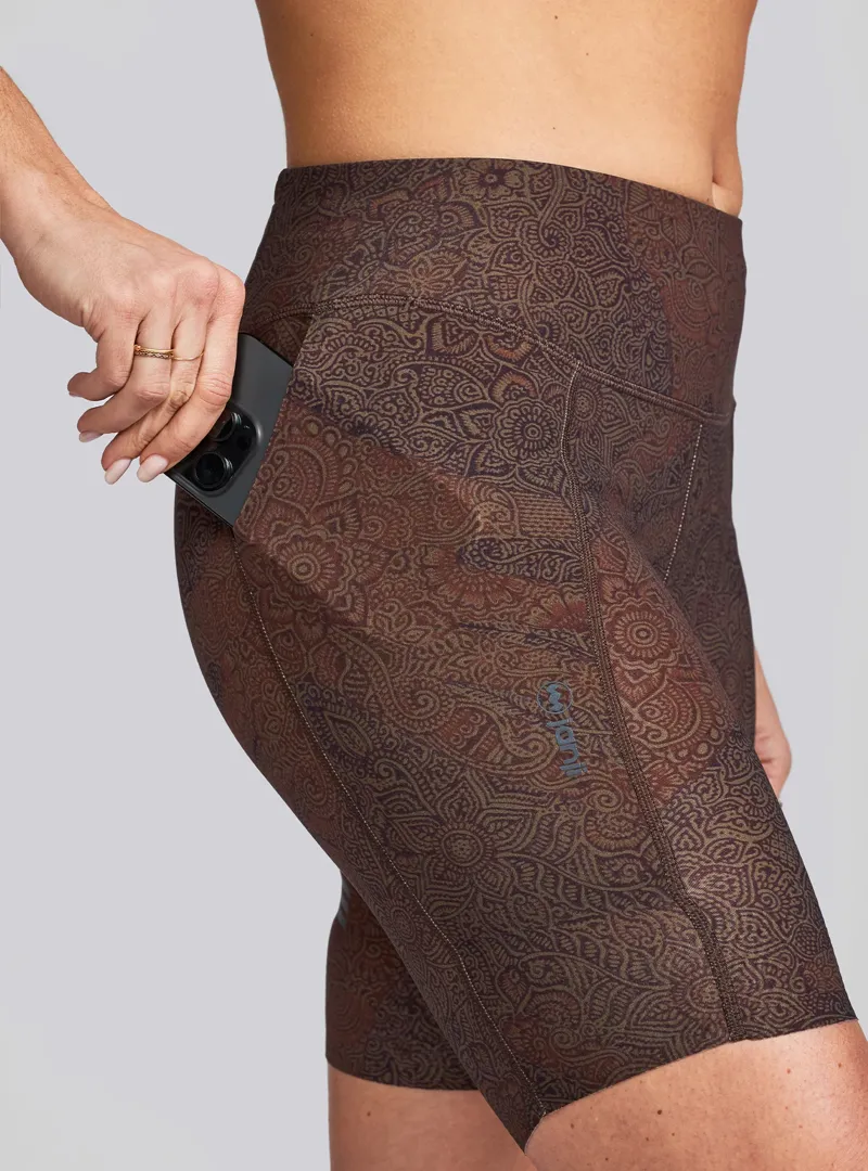 Janji Women's 7 Inch Pace Short in Falcon Paisley-2