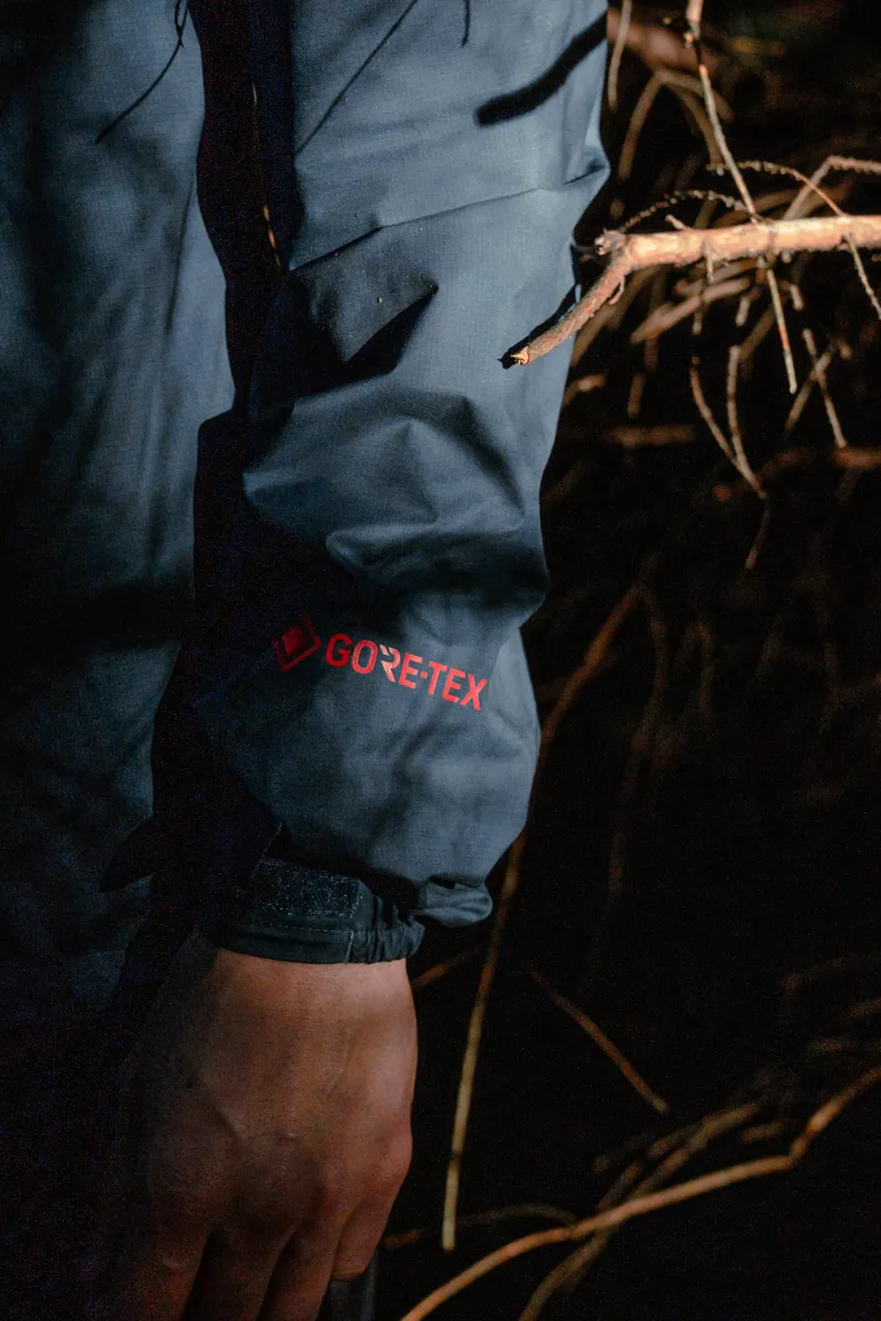 Ronhill Tech Gore-Tex Mercurial Men's Waterproof Running Jacket in Admiral/Flame-7