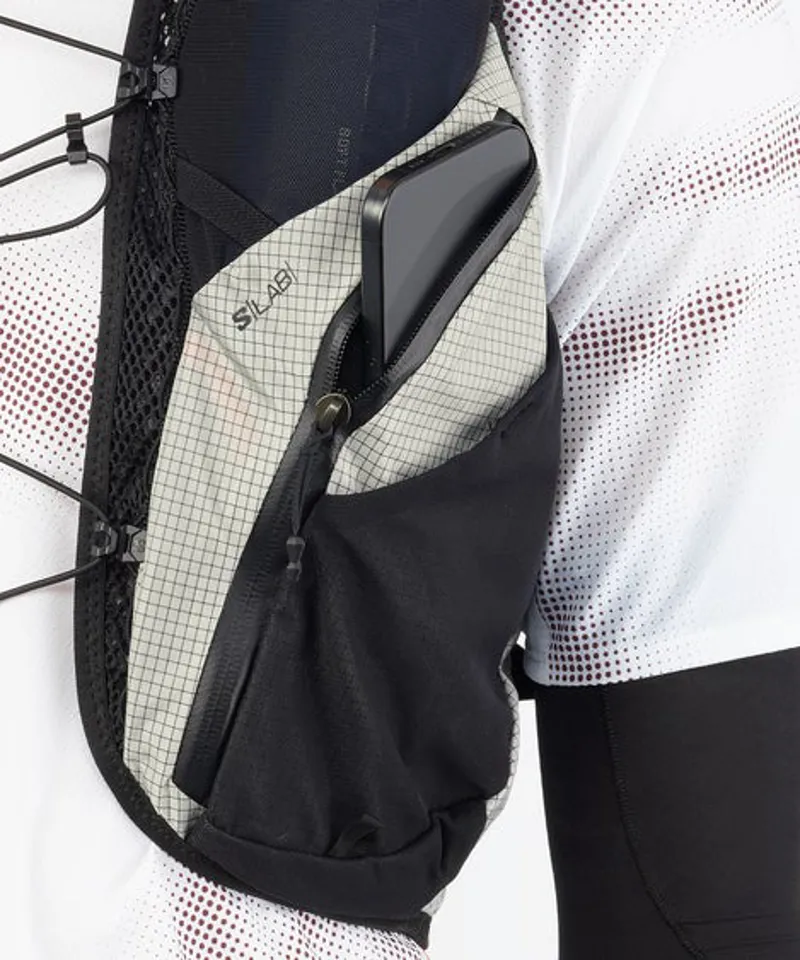 Salomon S/LAB Adventure 20L Unisex Running Vest in Black/White-1