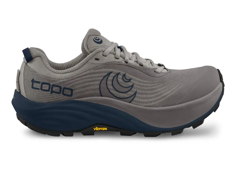 Topo Athletic Pursuit 3 Men's Trail Running Shoe in Grey/Navy