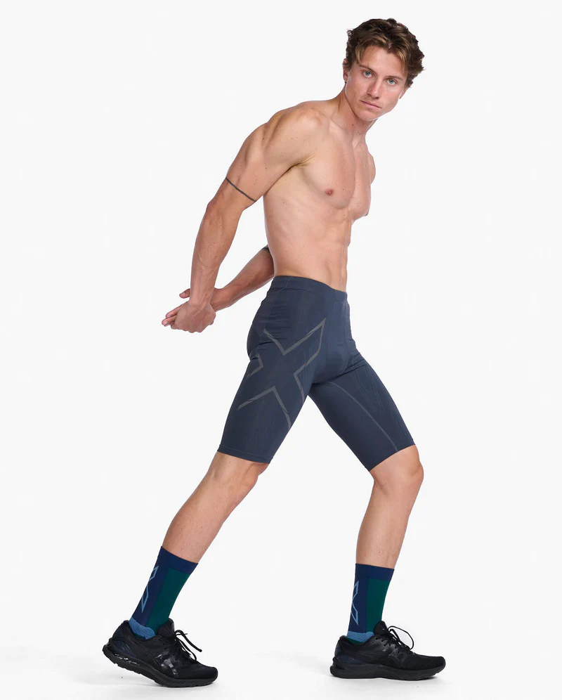 2XU Men's Light Speed Compression Shorts in India Ink/Black Reflective-2