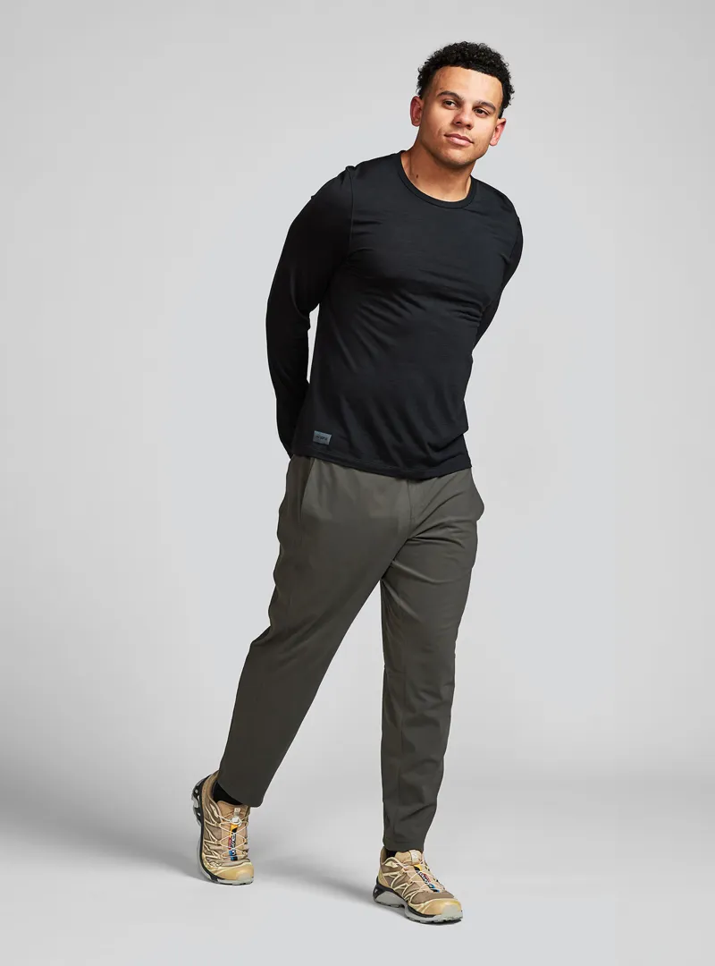Janji Repeat Merino Long Sleeve Men's Base-Layer in Midnight-1