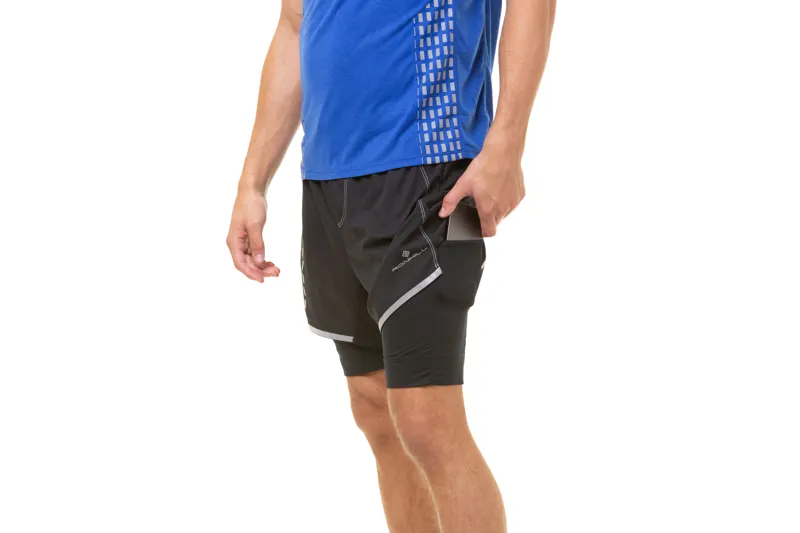 Ronhill Men's Tech Afterhours Twin Short in All Black-4