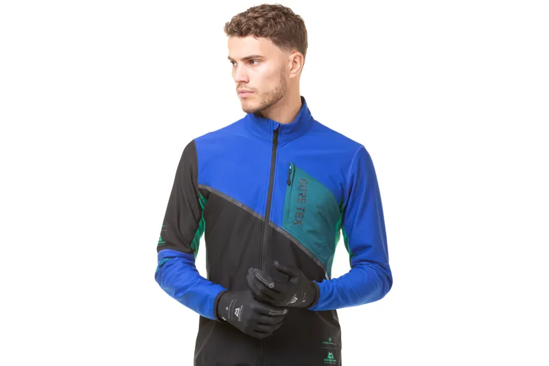 Ronhill Gore-Tex Windstopper Glove in All Black-4