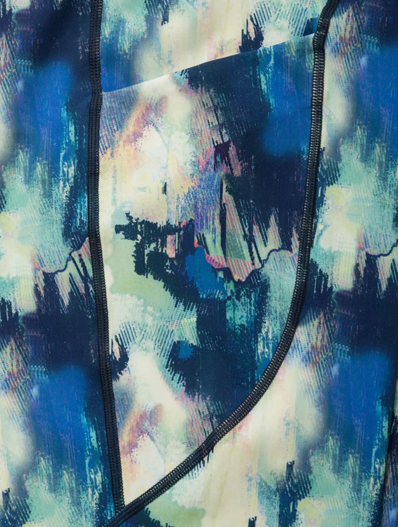 Ronhill Tech Crop Women's Tight in Multi Illusion-9