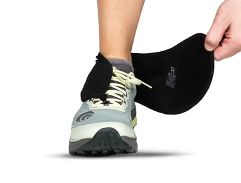 Topo Performance Gaiter in Black-5