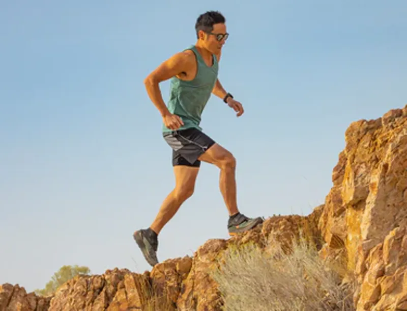 Topo Performance Gaiter in Black-7