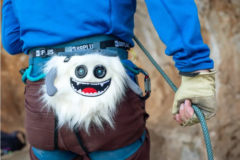 8B+ Manny Chalkbag-2