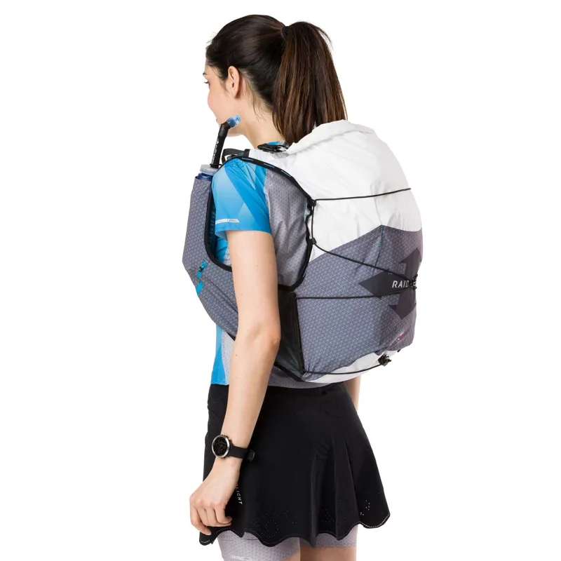 Raidlight Revolutiv 24L Vest MIF in Dark Grey/Light Grey-3