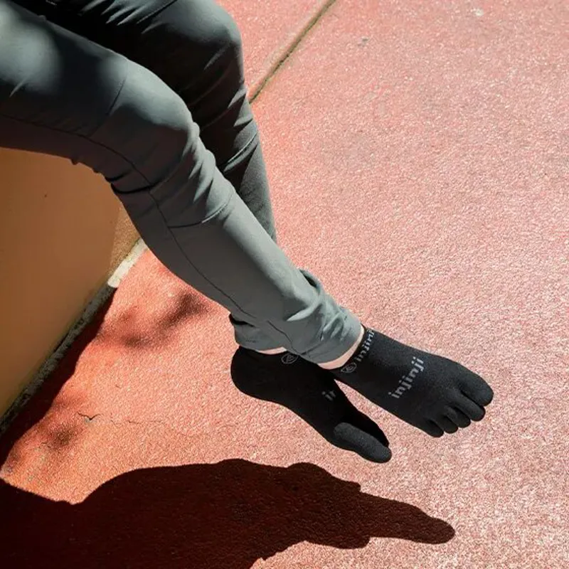 Injinji Run Lightweight No-Show Socks in Black-2
