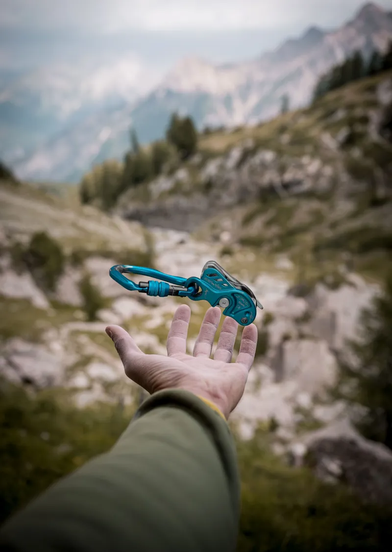 Edelweiss Kinetic Belay Device in Blue-5
