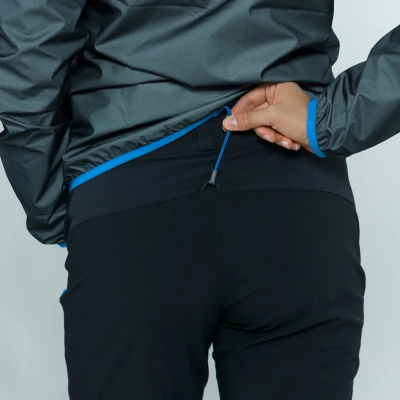 La Sportiva Iliad GTX Womens Jacket in Black-3