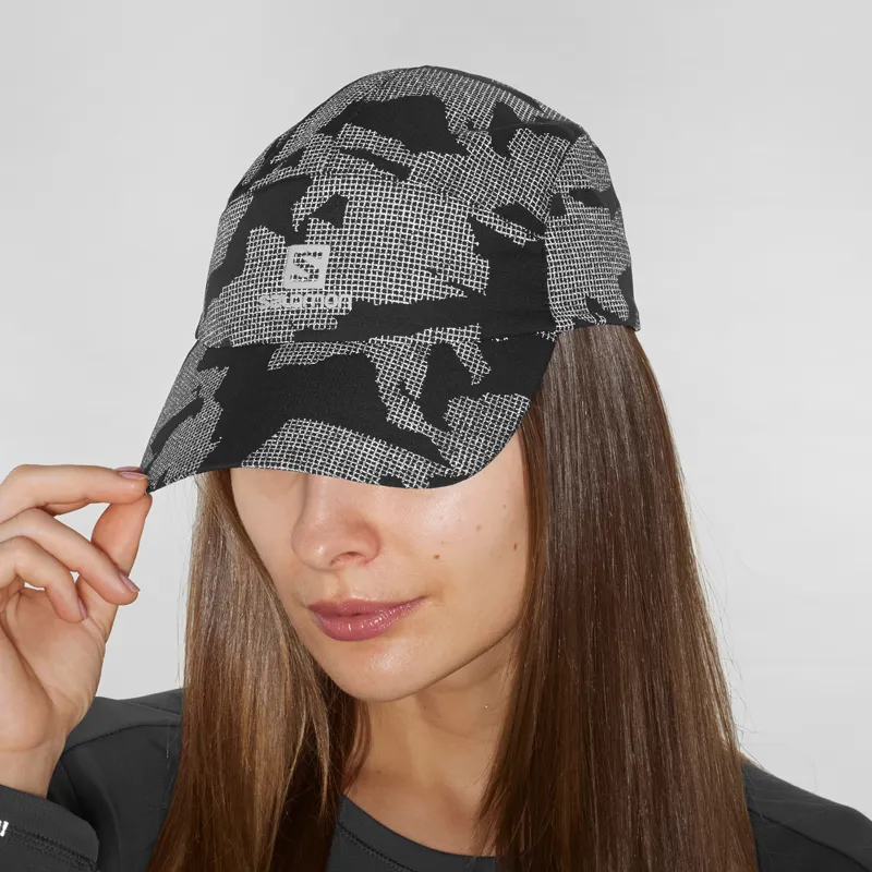 Salomon Reflective Cap in Reflective Black-3
