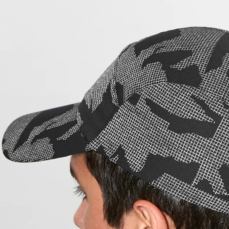 Salomon Reflective Cap in Reflective Black-2