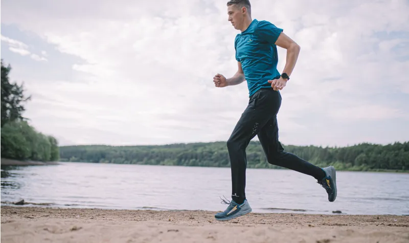 Ronhill Men's Tech Pro Trackster in All Black-11