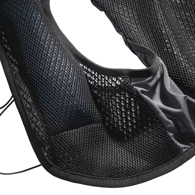 Salomon Active Skin 4 Set Unisex Running Pack in Ebony/Black-5