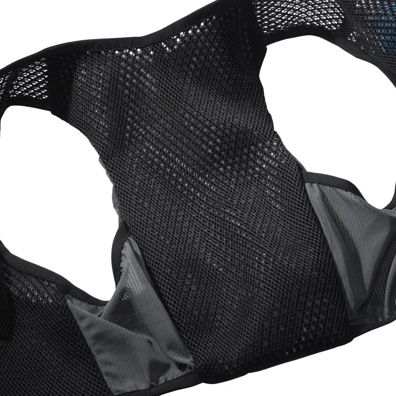 Salomon Active Skin 4 Set Unisex Running Pack in Ebony/Black-4