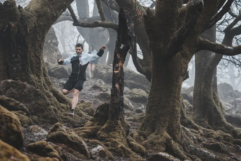 Salomon Bonatti Trail Men's Waterproof Running Jacket in White/Black-11