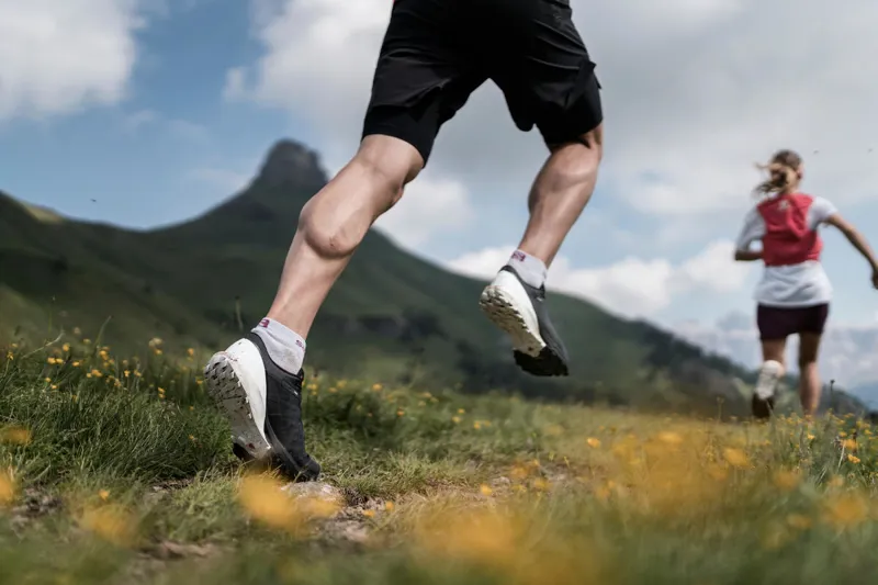 Salomon Sense Pro 4 Men's Trail Running Shoe in Black/White/Cherry Tom-8